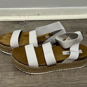 Steve Madden White sandals